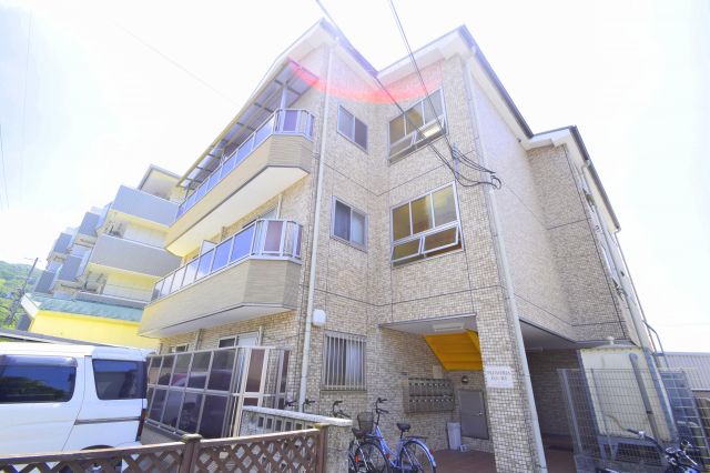 プルメリアコート (102号)