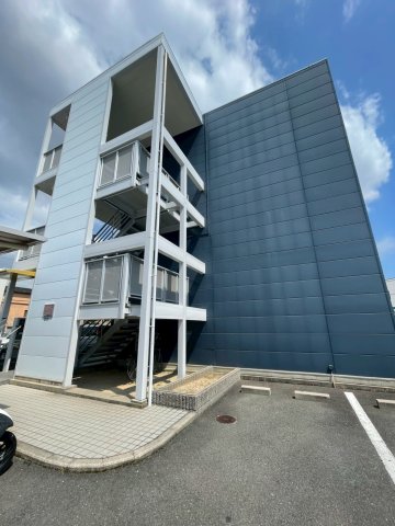 レオパレスナザレ　（301号）