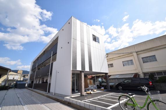 ラガーパレス花園　（305号）